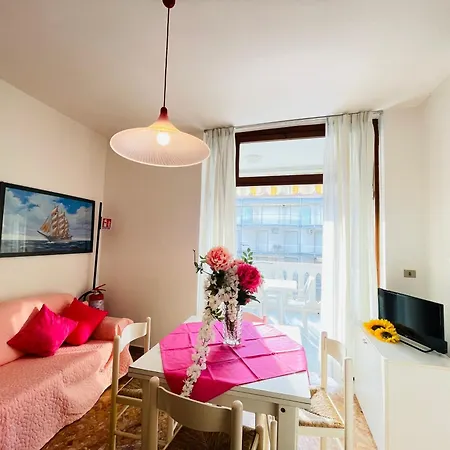 Condominio Centrale - 30M From The Beach Διαμέρισμα Μπιμπιόνε
